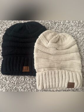 Fedciory One Oatmeal And One Black Chunky Knit Slouchy
Beanie | Two for One